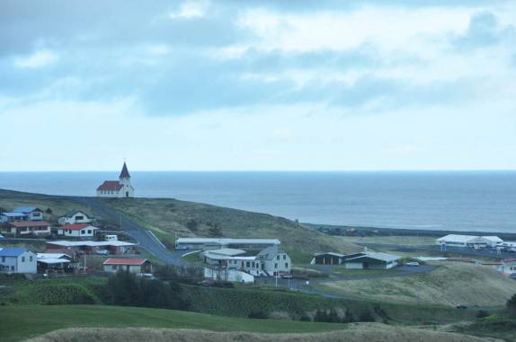 A pequena e simpática cidade de Vik, no sul da Islândia